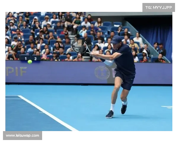 辛纳抵达北京，即将开启第三次中网之旅。