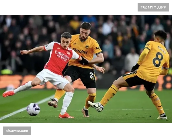 特写：狼队小将因打入英超处子球，赛后与看台上患病的母亲相拥而泣